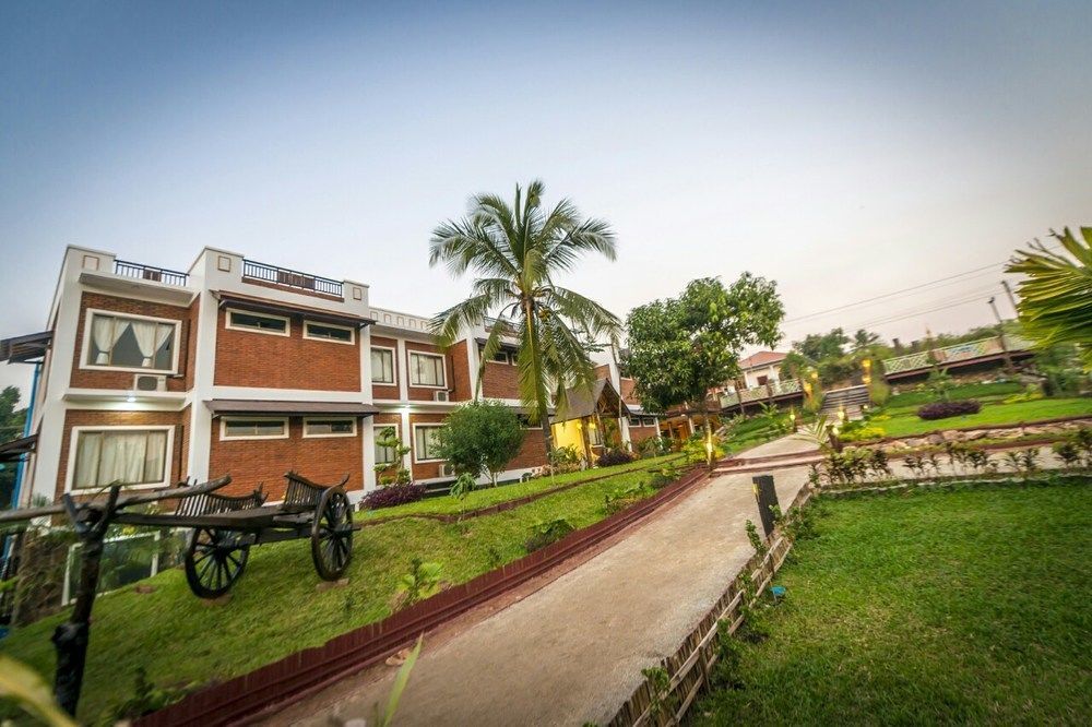 Hotel Queen Jamadevi Mawlamyine Exterior foto